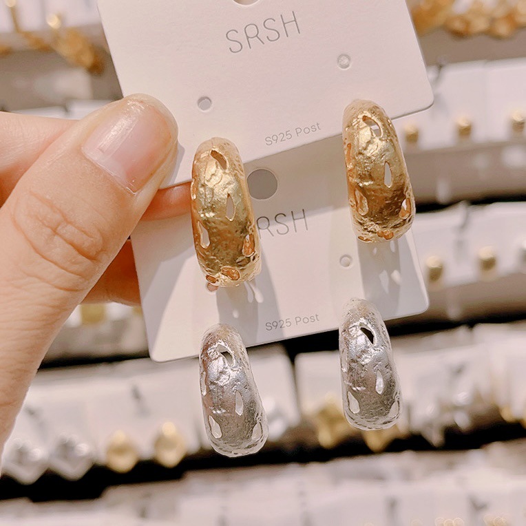 上人上禾新款纯银针镂空咕金色金属耳圈耳环气质百搭休闲高级耳饰