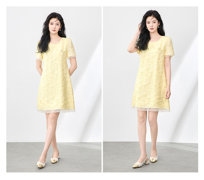 Váy liền nữ cổ tròn phối voan, họa tiết jacquard nổi, phong cách quý cô — Màu vàng chi tiết 17