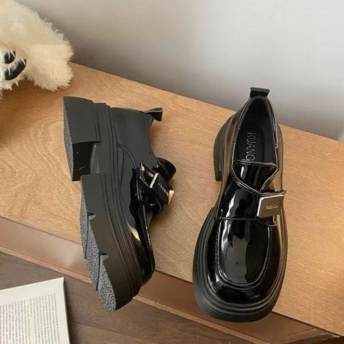 English-style small leather shoes for women, spring 2025, retro versatile, height-increasing, match skirts, thick-soled loafers