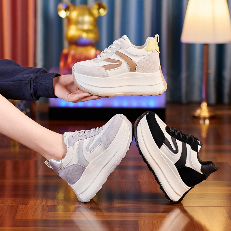 Giày sneaker nữ đế dày tăng chiều cao dáng nhỏ khoe chân — Màu be