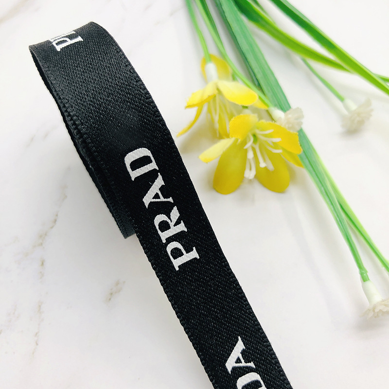 赤い本の小さな香りのリボンの髪飾りリボンのプレゼントのひもの花束の帽子の縁の手作りのdiyブランドのリボン|undefined