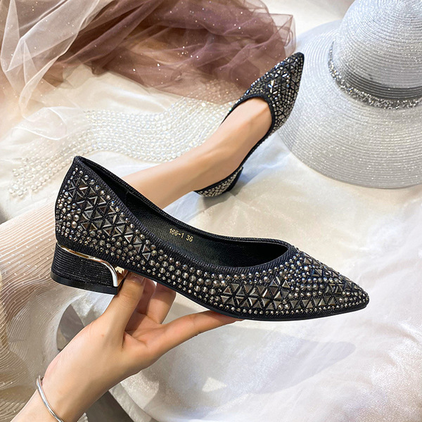 Shoes pointed-toe