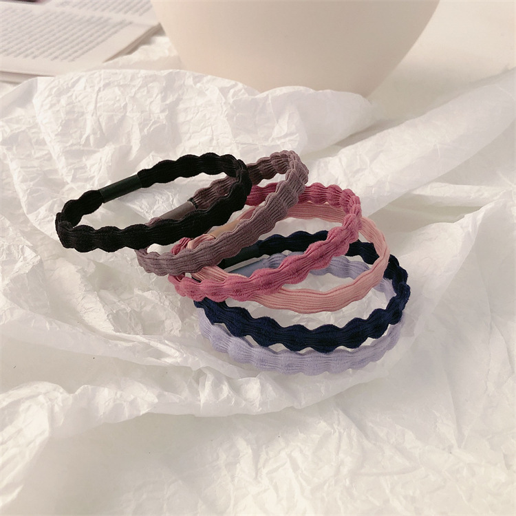 Japanese and Korean version of simple Joker twist lotus root section rubber band basic hair rope 2 yuan store supply high elastic hair ring head rope