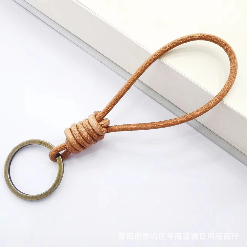 3mm Natural Color Cowhide Rope Keychain Simple Genuine Leather Handmade Wristband Car Key Ring Pendant Keychain Wholesale 3mm Natural Color Cowhide Rope Keychain Simple Genuine Leather Handmade Wristband Car Key Ring Pendant Keychain Wholesale