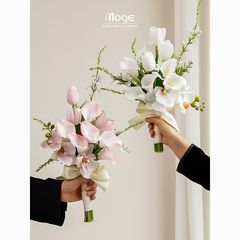 高档马蹄莲新娘手捧花结婚拍照装饰高级求婚把束领证花束道具