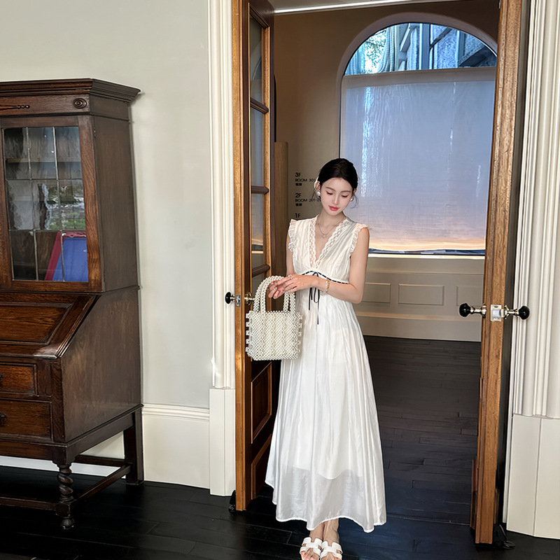[Lace Splicing V-Neck Tencel Dress with Waist-Cinching Slimming Long Skirt and Bow Fairy Dress]