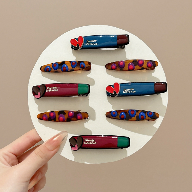 Retro de alto nivel amor abrazadera de cabello frente fresa fresa abrazadera de fresa 2025 nuevo lado abrazadera de boca de pato toque de cabello