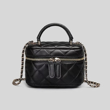 �羳���uɽ�軨С����Ů���ܻ��@���朗l������б���������