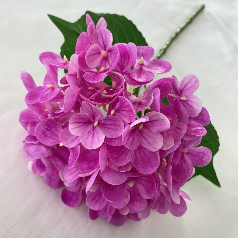手触り婉曲約72枚のアジサイの家庭装飾花芸結婚祝いに偽花の手触りソフトゴムを配置してアジサイの花をシミュレーションした|undefined