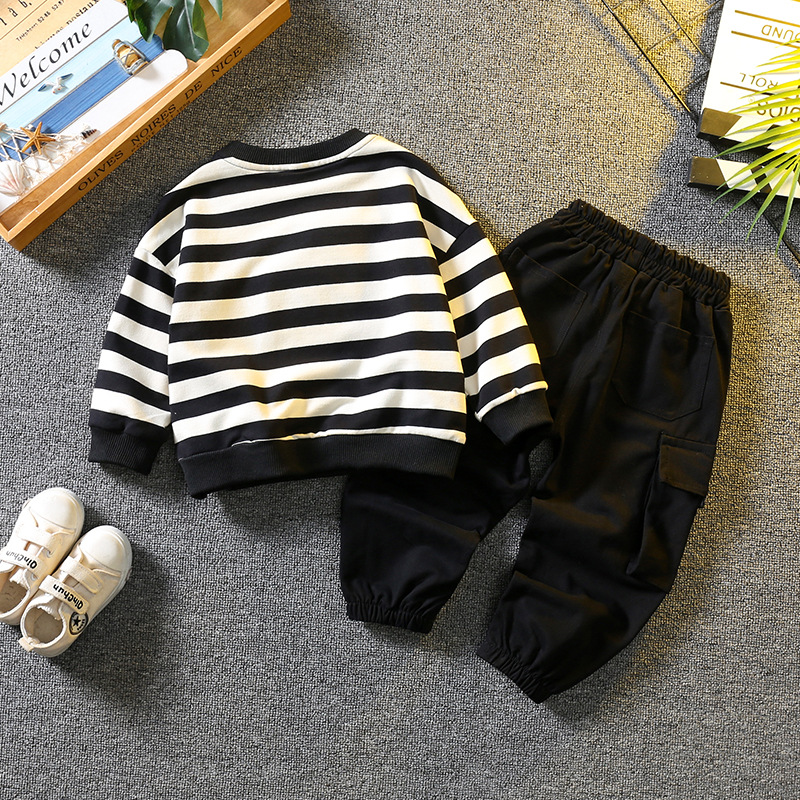 6092 Traje de otoño para niños 2024 Nuevo estilo Traje de suéter a rayas para bebés Traje de dos piezas de primavera y otoño para niños guapos