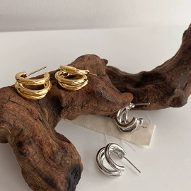 耳环;耳钉;耳扣