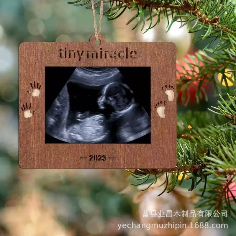 Wooden Photo Frame Pendant with String, Baby Ultrasound Christmas Decoration, Gift for New Grandparents, Baby Pregnancy Pendant