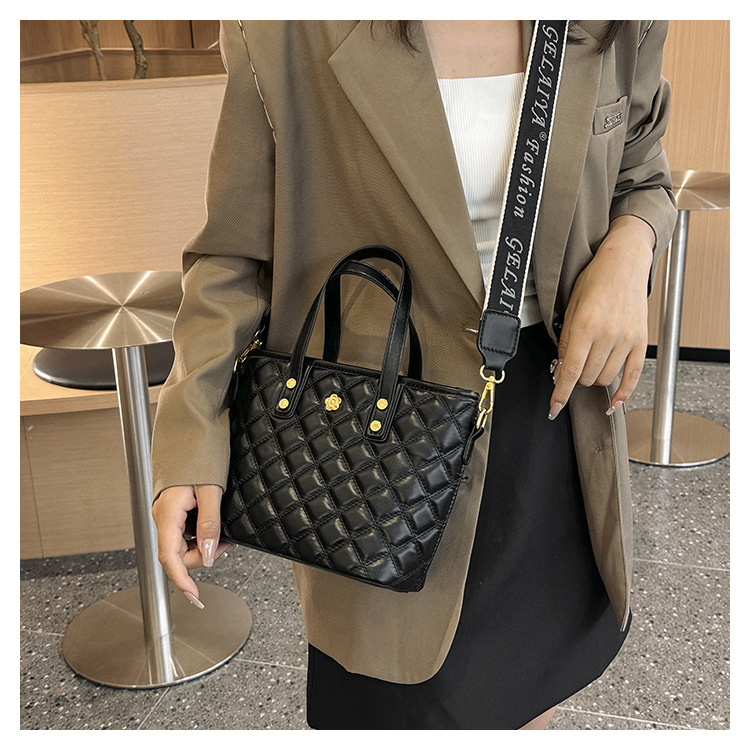 Großhandel mit neuen Taschen für Damen, modischen Rautenhandtaschen, kleinen Beuteln, vielseitigen Schulter-Crossbody-Beuteltaschen und Tragetaschen_voghion.com