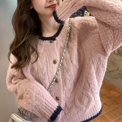秋冬の新作コントラストカラーセータージャケット太い針ツイスト優しく甘い香りのデザインの女性のニットカーディガン