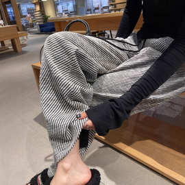 阔腿裤女春秋2025新款垂感宽松bf慵懒黑白斜条纹休闲直筒运动裤秋