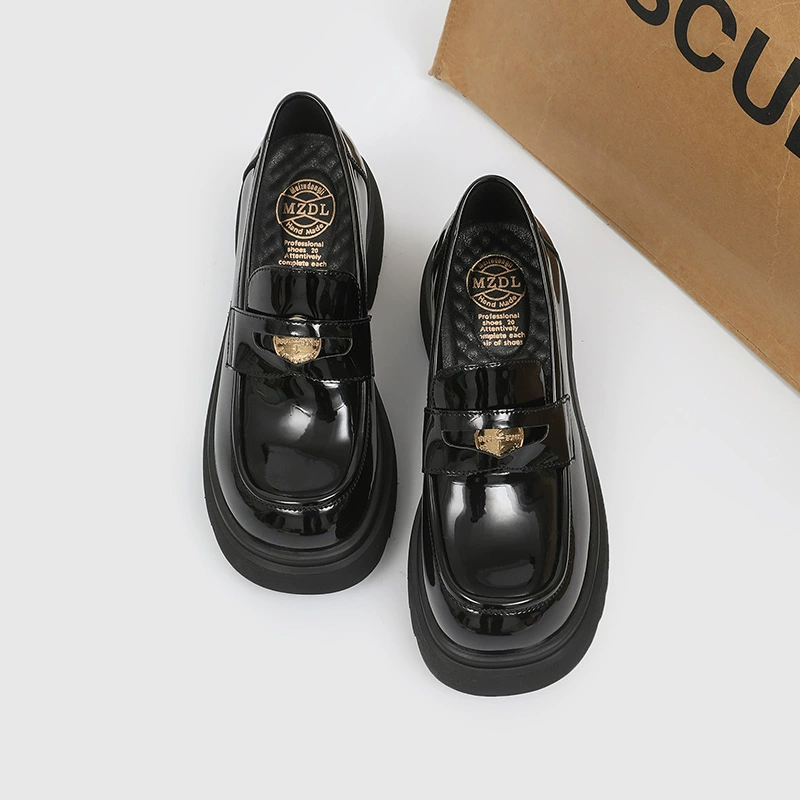 Meizu Power 2023 Весенние Новые лоферы на толстой подошве в британском стиле с золотыми монетами, женские универсальные черные кожаные туфли