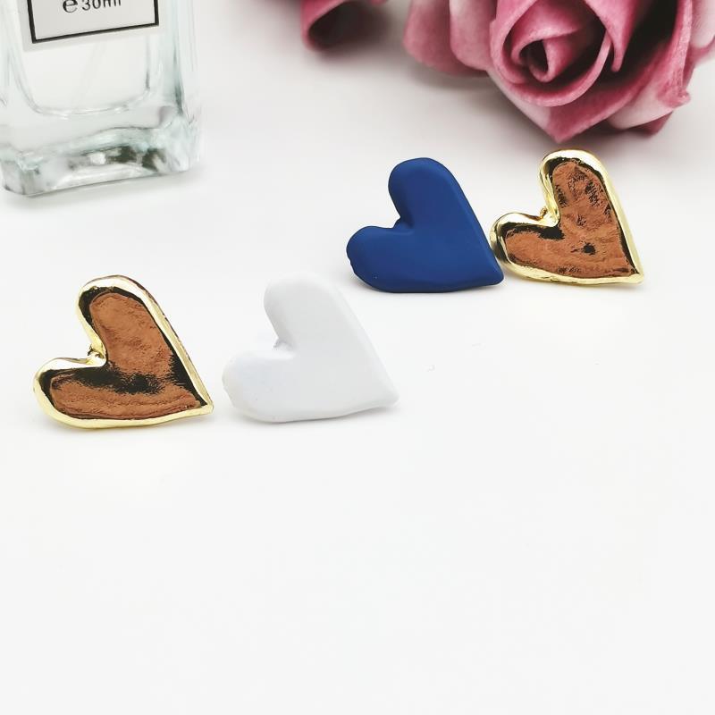 Fashion Heart Shape Alloy Stoving Varnish Ear Studs display picture 1