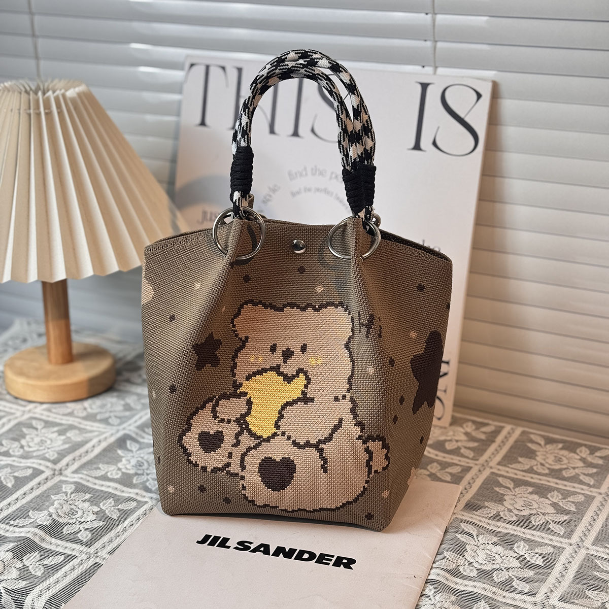 ニットハンドバッグ、ニッチデザインバケットバッグ、トートバッグ、ハンドバッグ、カジュアルで多用途なショルダーバッグ、ニットポータブルバッグ