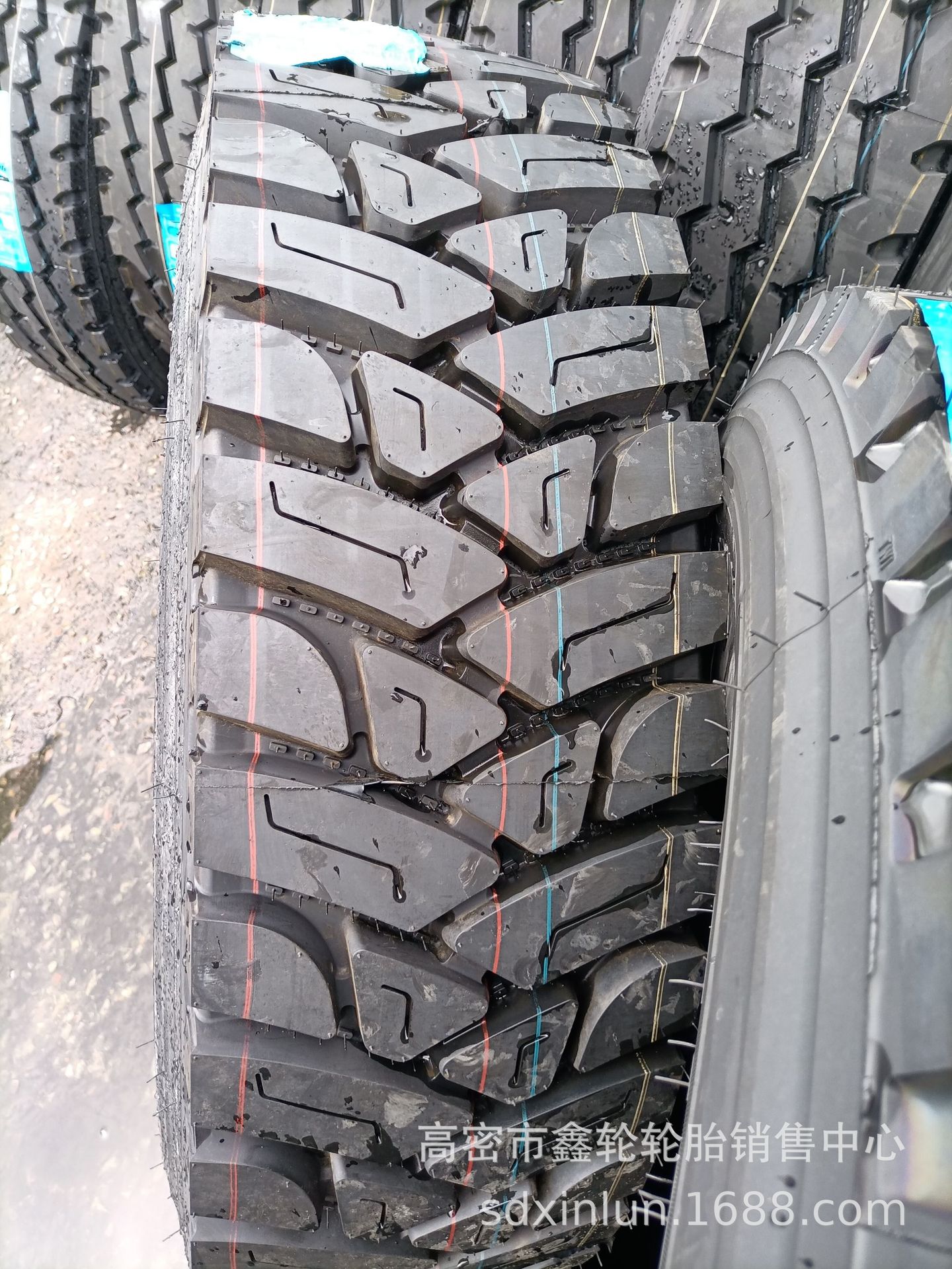 长期供应385/65R22.5 295 315/80R22.5 235 215/75R17.5轮胎