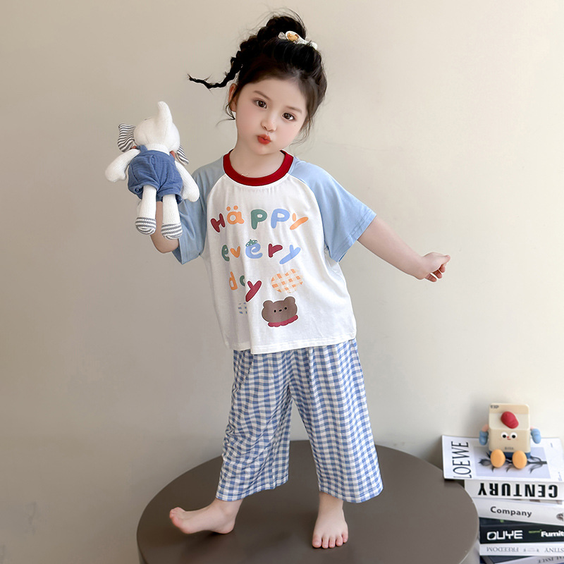 Ropa de hogar de verano para niñas, estilo delgado 2025, nuevo traje de pijama de manga corta con cuello redondo para niños, ropa de aire acondicionado para bebés de verano