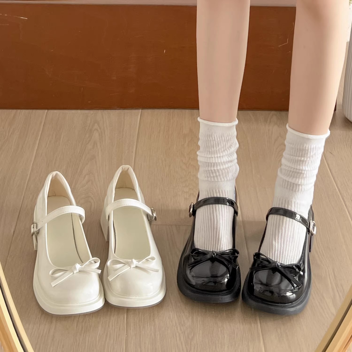 Zapatos Retro franceses de mujer 2026 primavera nuevo estilo de estilo universitario tacones gruesos arcos de altura jk zapatos de cuero pequeños