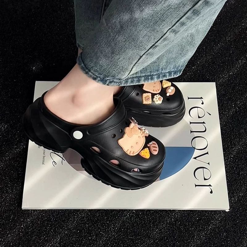 Летние однотонные женские сабо на толстой подошве, новые универсальные уличные нескользящие тапочки на мягкой подошве с ощущением ходьбы по облакам и закрытым носком, увеличивающим рост.