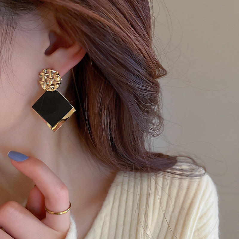 Women'S Gender Plating Design Fashion Geometric Square Sequin Earrings Simple Alloy Earrings