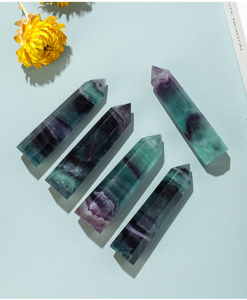 Naturel Coloré Fluorite Cristal Colonne Pourpre Vert Fluorite Hexagonal Prisme Maison Décoration De Bureau display picture 2