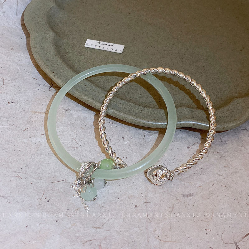 Bell bracelet new personalized design bracelet fashionable all-match elegant hand table simple design for girlfriend