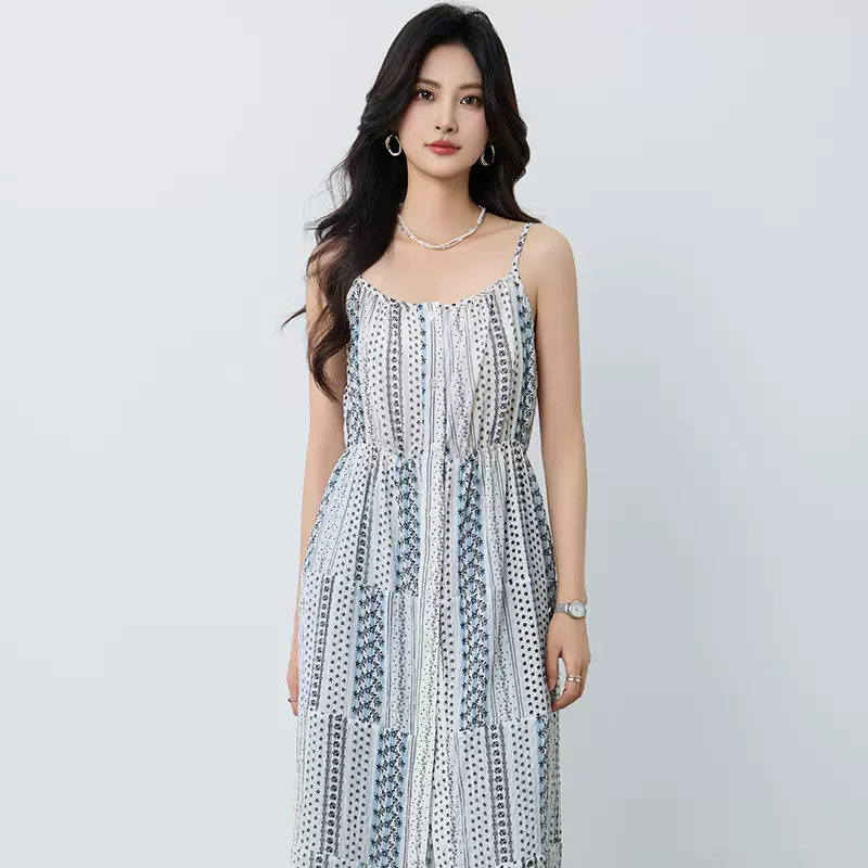 [本初]碎花拼接新款吊带连衣裙女2025夏度假风高腰显瘦开襟长裙