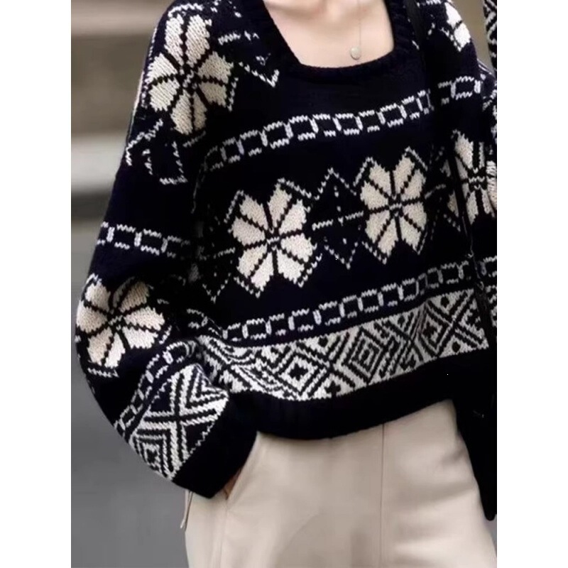 2026 new collection: square-neck, loose-fitting, soft and comfortable sweater with a retro print design, a stylish knit top for autumn and winter women's wear 2026 new collection: square-neck, loose-fitting, soft and comfortable sweater with a retro print design, a stylish knit top for autumn and winter women's wear