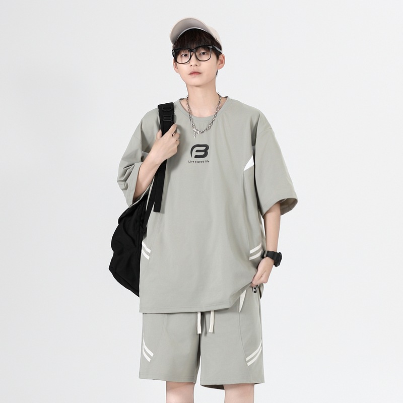 Conjunto de pantalones cortos de manga corta para hombre, nuevo estilo de verano 2025, conjunto deportivo informal de dos piezas, moderno y a la moda para hombres guapos