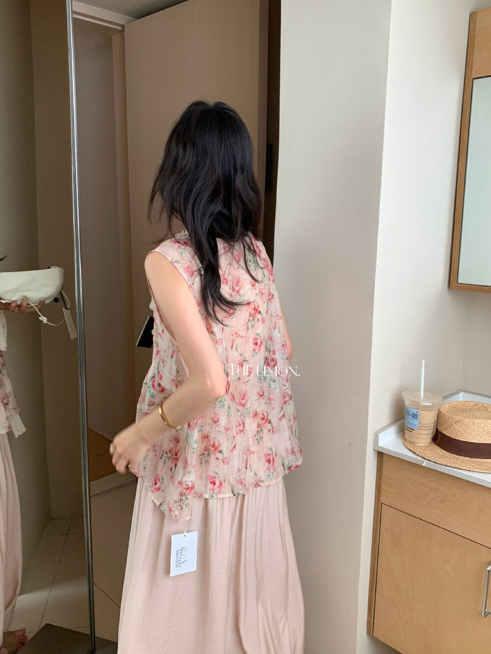 Áo sơ mi nữ cổ V tay phồng họa tiết hoa nhí viền ren — màu hồng chi tiết 11