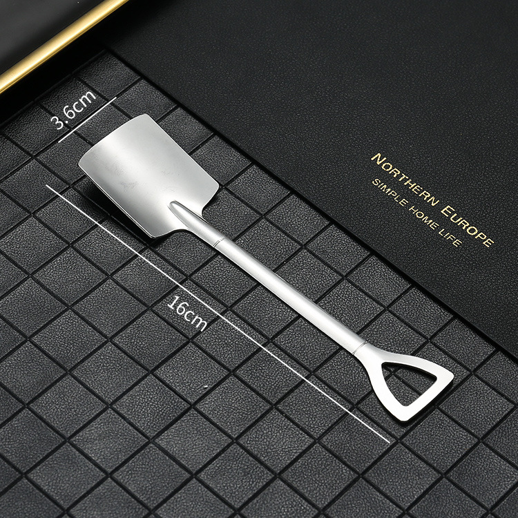 사각 머리 삽과 숟가락