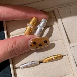 戒指;项链;耳钉