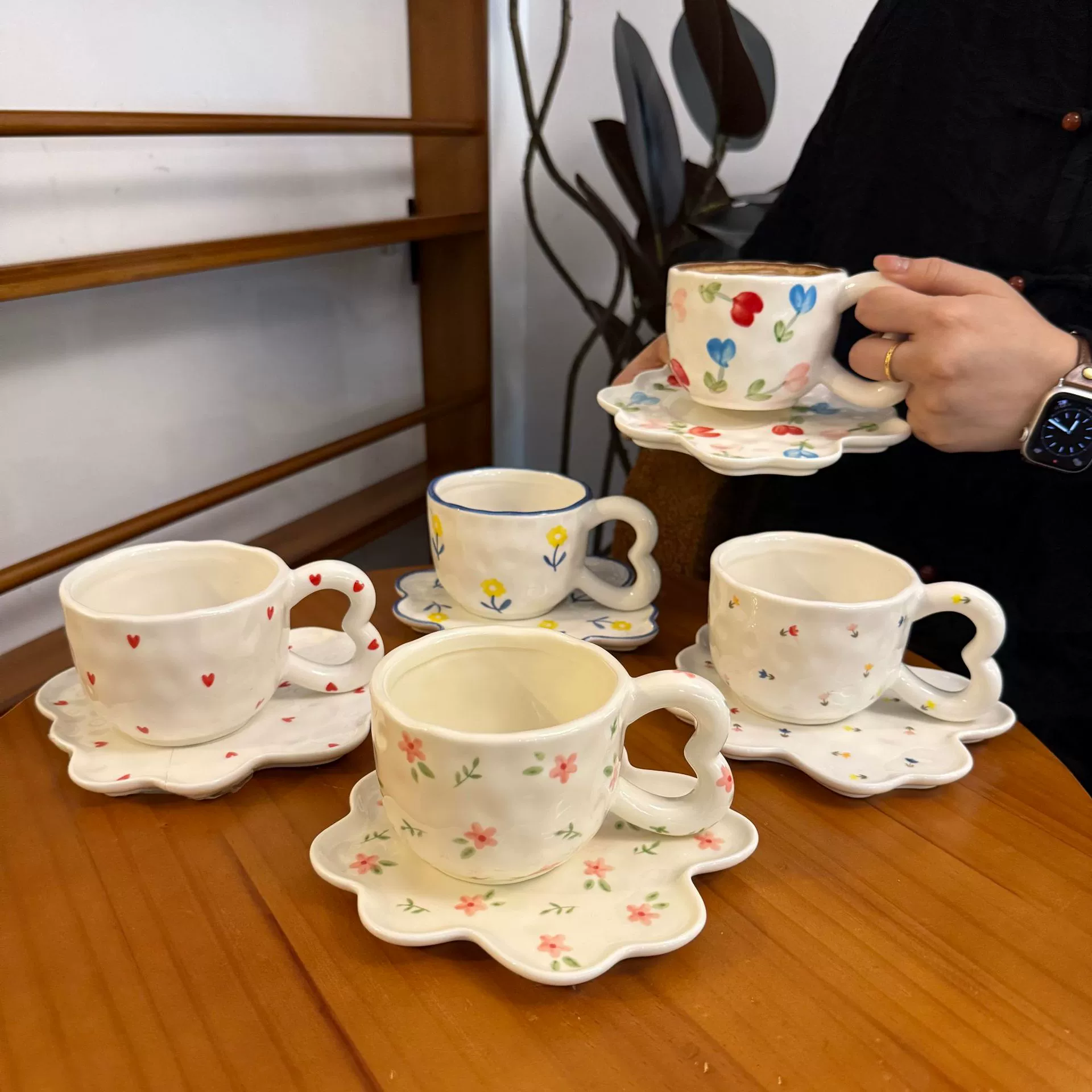 Керамическая чашка для кофе ручной росписи в корейском стиле с блюдцем, неровное блюдце для кофе, чашка-сервировка для чая днем, десертное блюдо