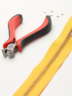 Zipper installation pliers zipper tooth removal clamp leather zipper Mini 5-inch small pliers rough but practical 4813