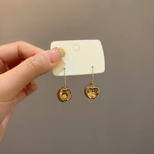 Pearl-Encrusted Diamond Heart Pendant Earrings, French Retro Light Luxury High-End Earrings, Niche Style Versatile Earrings for Women