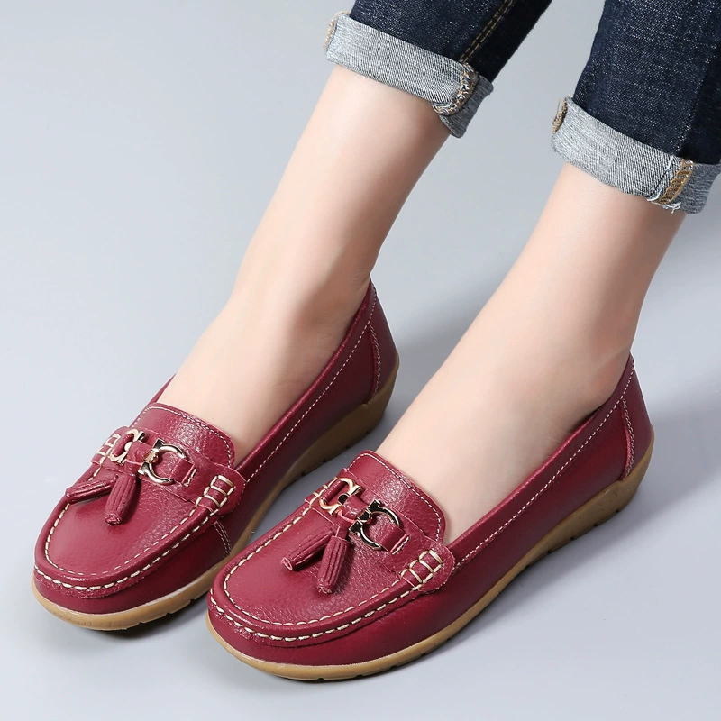 Женские туфли-лоферы из натуральной кожи больших размеров (44), с мягкой подошвой, без застежек, из воловьей кожи, на танкетке, для комфорта и устойчивости.