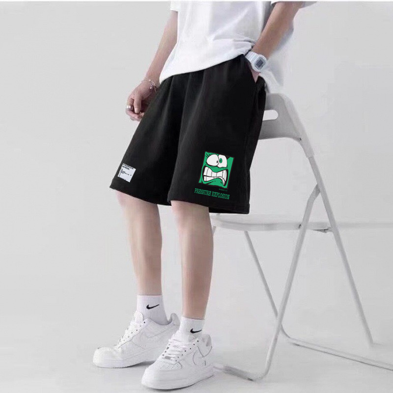 큰 눈 검은색