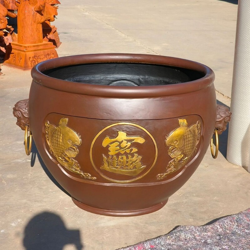 A Large Copper Vat Resembling an Ancient Forbidden City Vat Is Placed at the Entrance, with a Diameter of 1m Inches, Attracting Wealth and Fortune, a Feng Shui Copper Vat for the Courtyard A Large Copper Vat Resembling an Ancient Forbidden City Vat Is Placed at the Entrance, with a Diameter of 1m Inches, Attracting Wealth and Fortune, a Feng Shui Copper Vat for the Courtyard