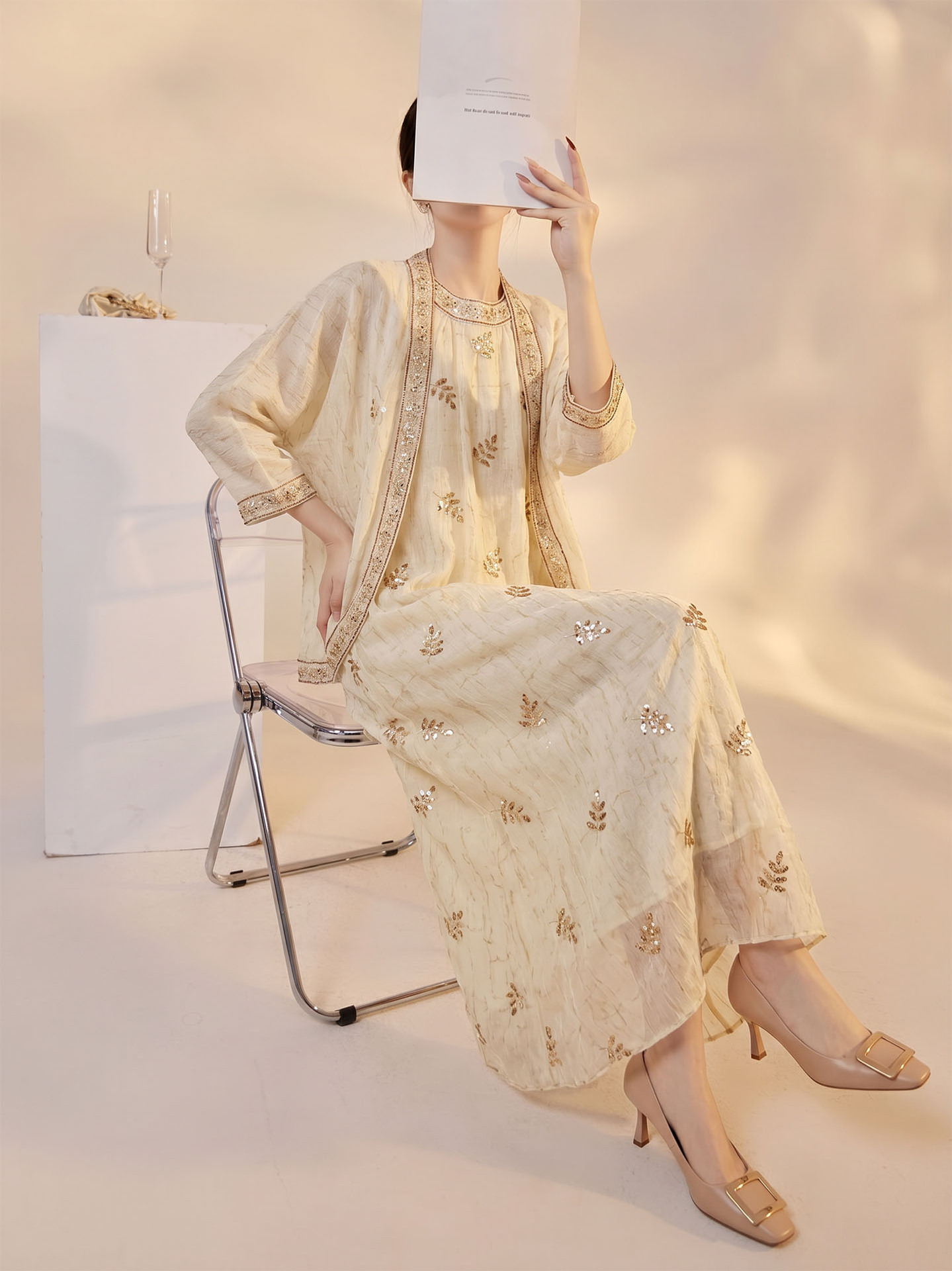 Bộ cardigan thêu đính cườm và đầm phong cách nữ tính — bộ đồ, Trang phục, Áo khoác