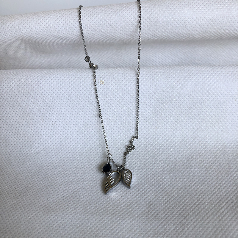 Joyería colgante transfronteriza al por mayor de acero inoxidable flor hoja ala forma colgante sin decoloración collar simple de las mujeres