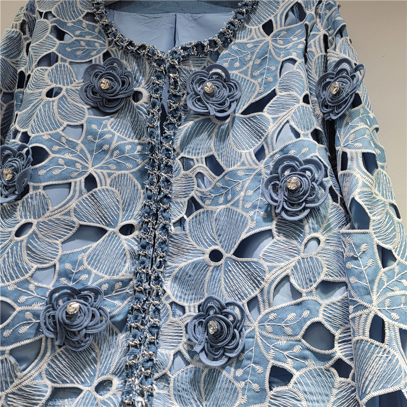 A principios de primavera pequeña chaqueta de viento fragante 2026 nueva moda vacío bordado corto chaqueta de vaquero de mujer