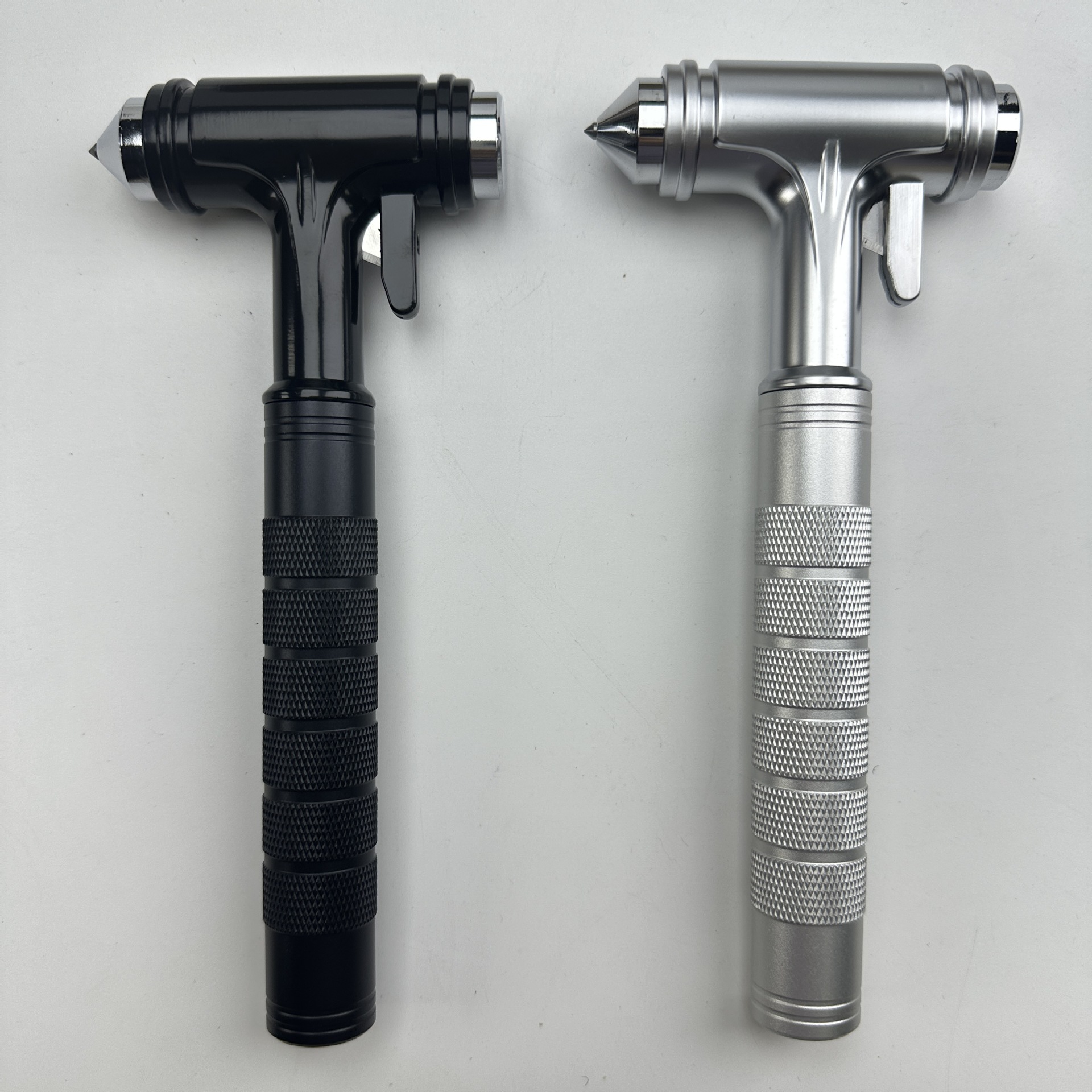 Directly supplied by the manufacturer, the car emergency safety hammer is made of solid all-metal tungsten steel with a built-in cutter for escape and self-rescue