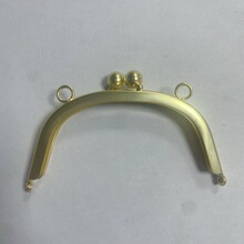现货：11cm*6cm弧形秀气款葫芦珠无孔口金双耳哑金色箱包手袋铰