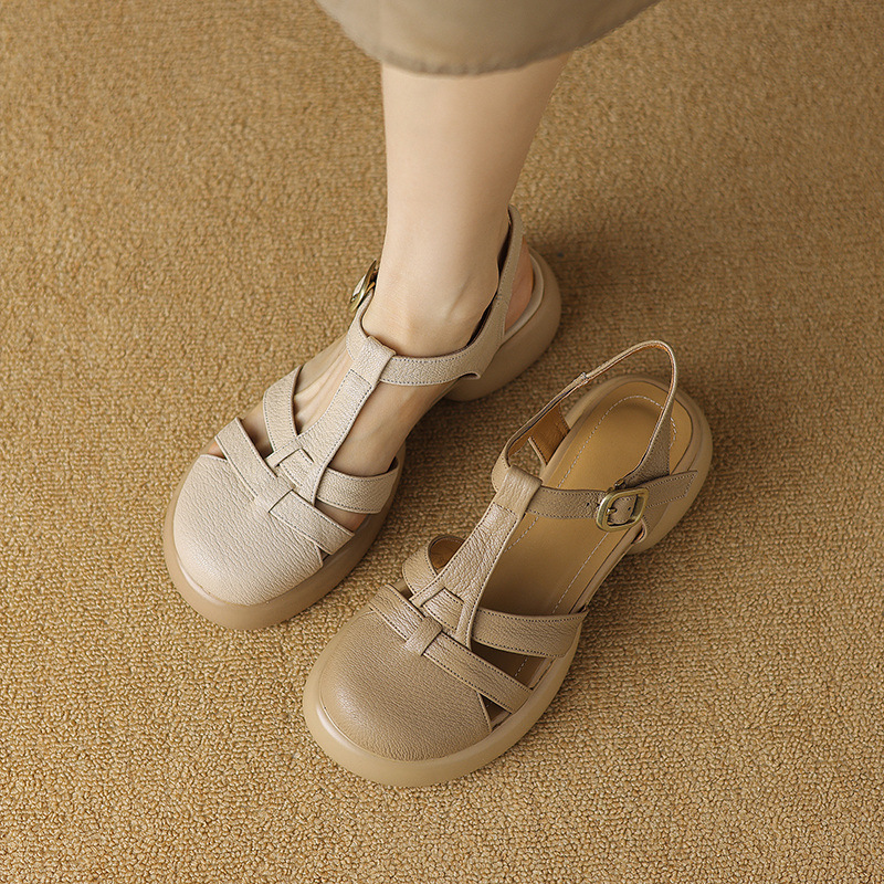 Sandal nữ da cừu mũi kín đế dày gót vuông khóa chữ T phong cách La Mã — Màu trắng be