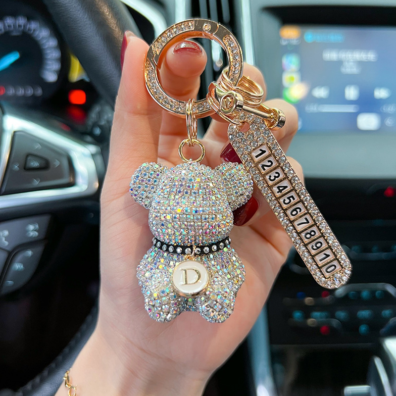 Collar de dibujos animados creativo letras llenas de diamantes placa de número de oso llavero de automóvil anti-perdida llavero regalos para hombres y mujeres