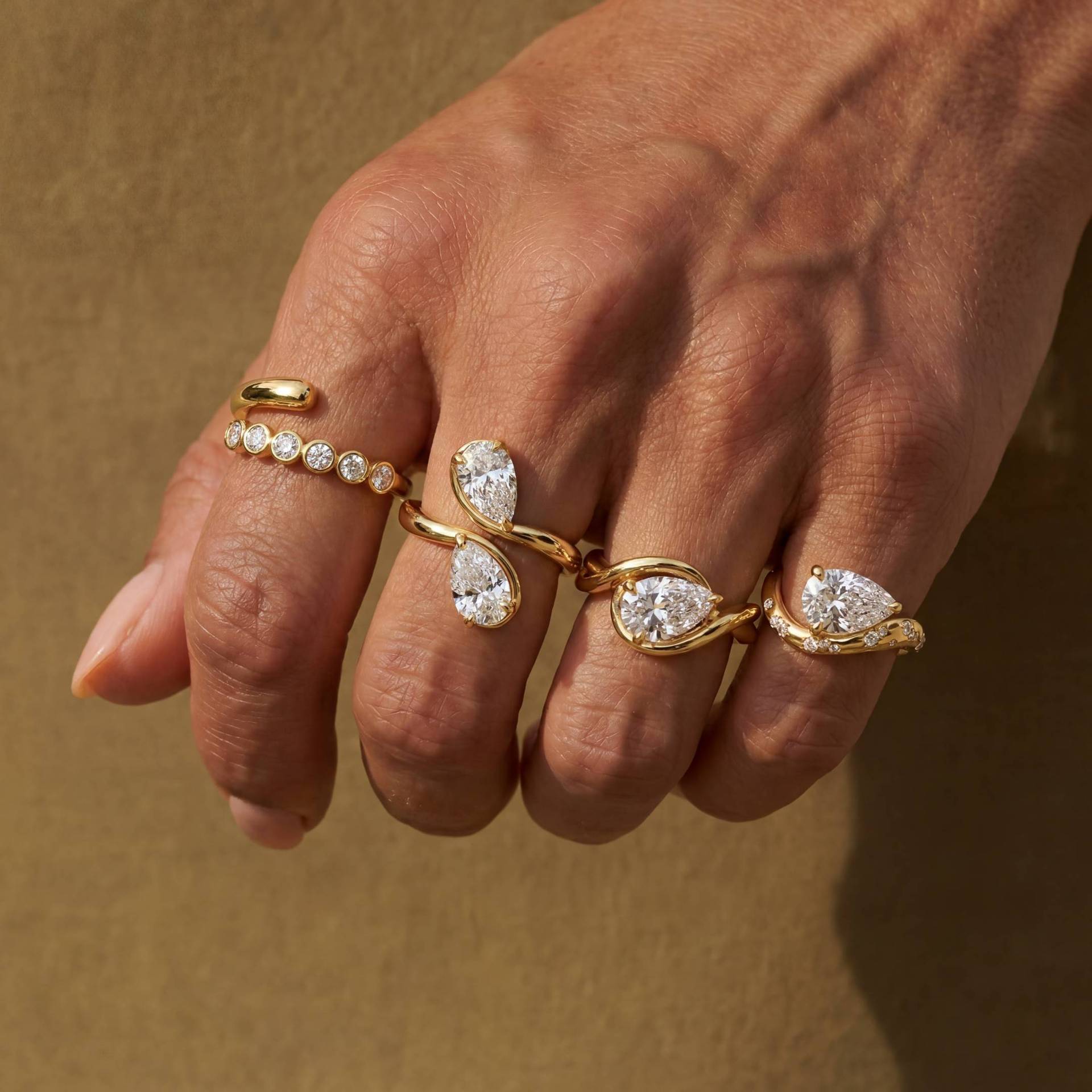 New European and American cross-border electroplated geometric diamond-studded ring, featuring a horse-eye design with a row of diamonds, a luxurious and versatile fashion accessory