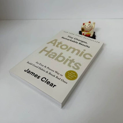 Атомные привычки Английская версия Atomic Habits Простой способ вырабатывать хорошие привычки и избавляться от плохих привычек
